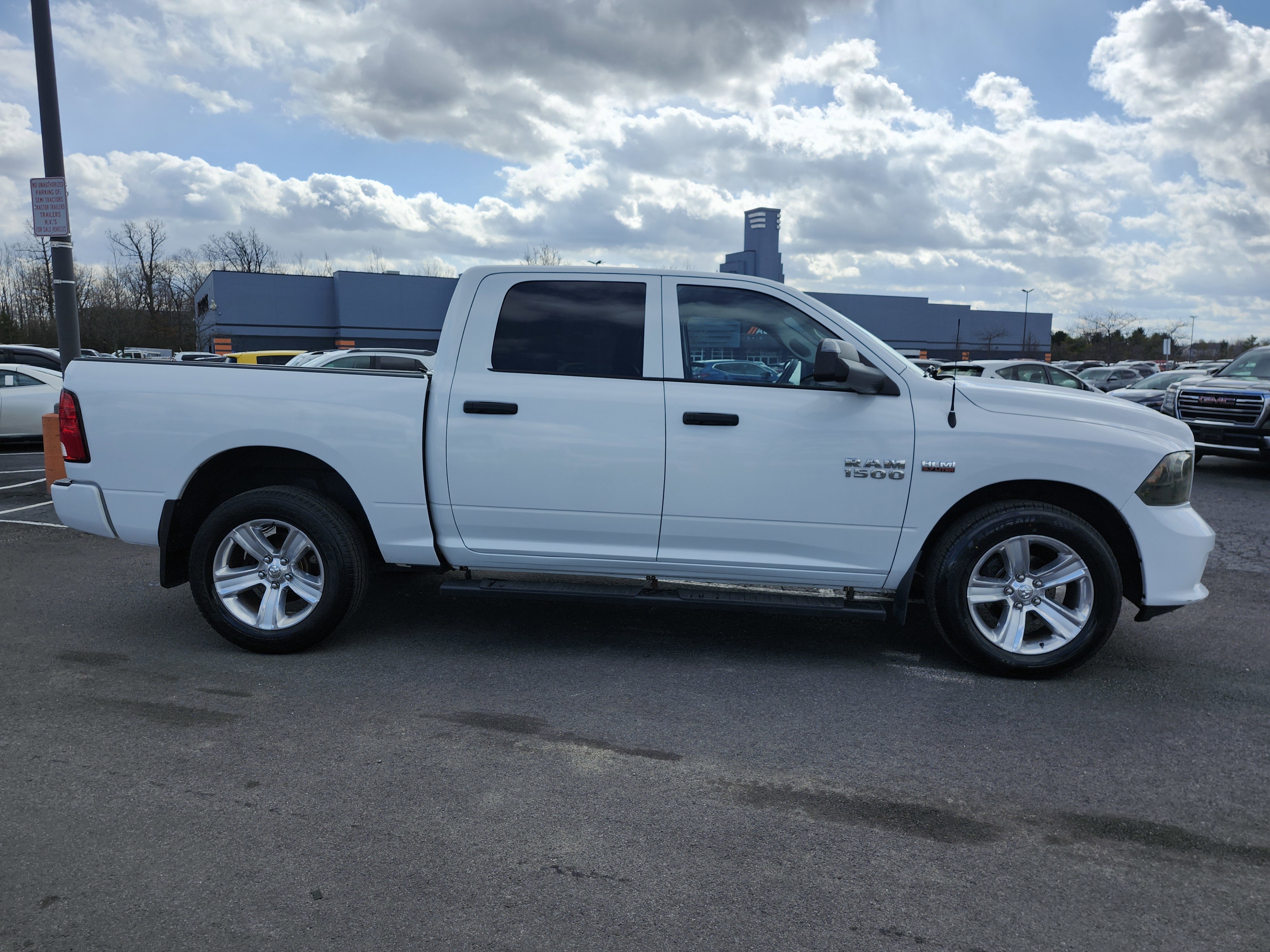 Used 2016 RAM 1500 Express image 17