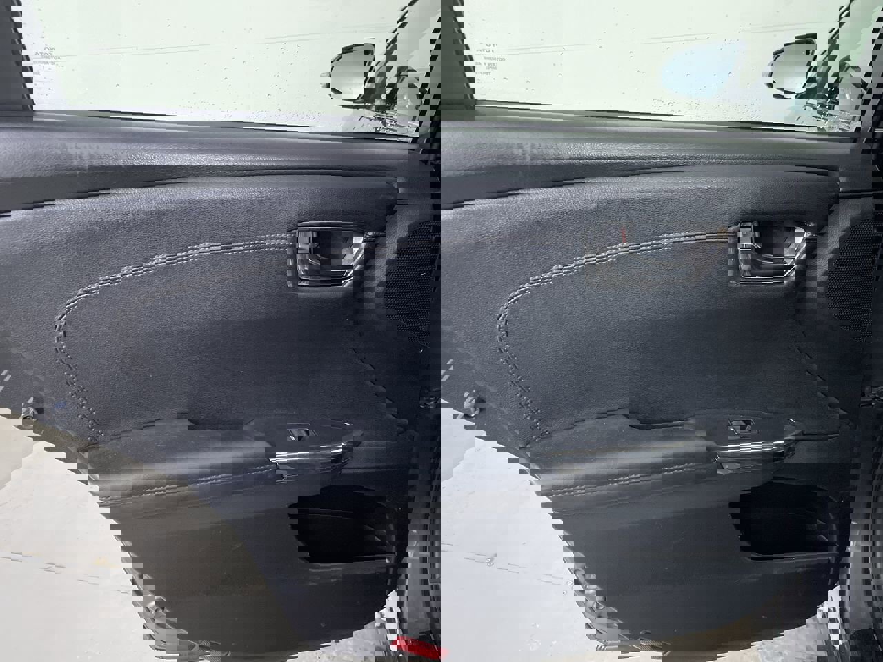 Used 2018 Toyota Avalon XLE image 18