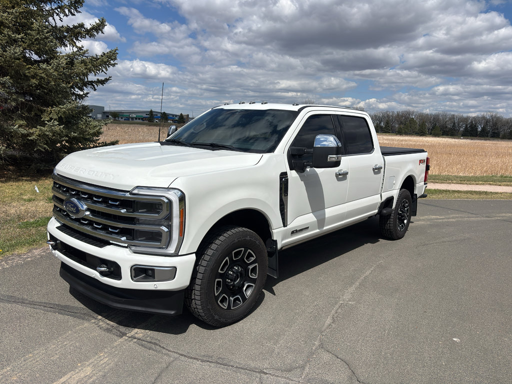 Used 2023 Ford F250 Platinum AWD/4WD image 2