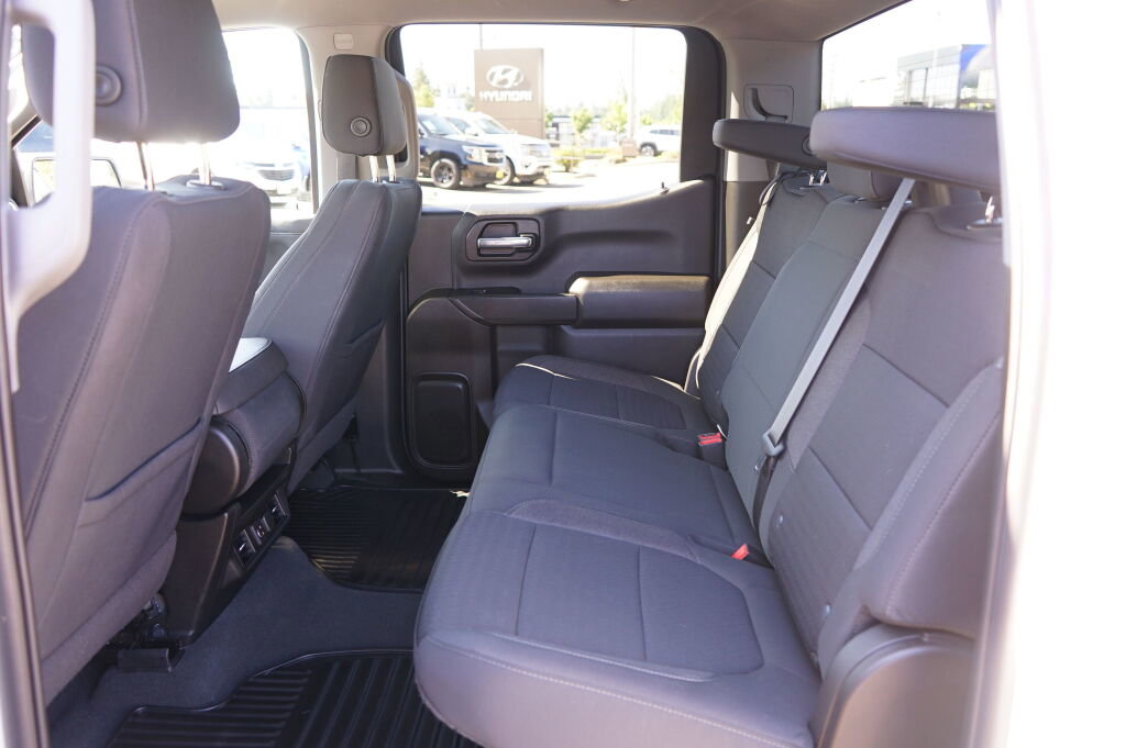 Used 2022 Chevrolet Silverado 1500 LT AWD/4WD image 18