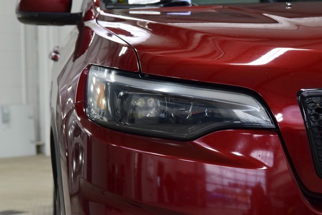 Used 2019 Jeep Cherokee Latitude Plus image 12