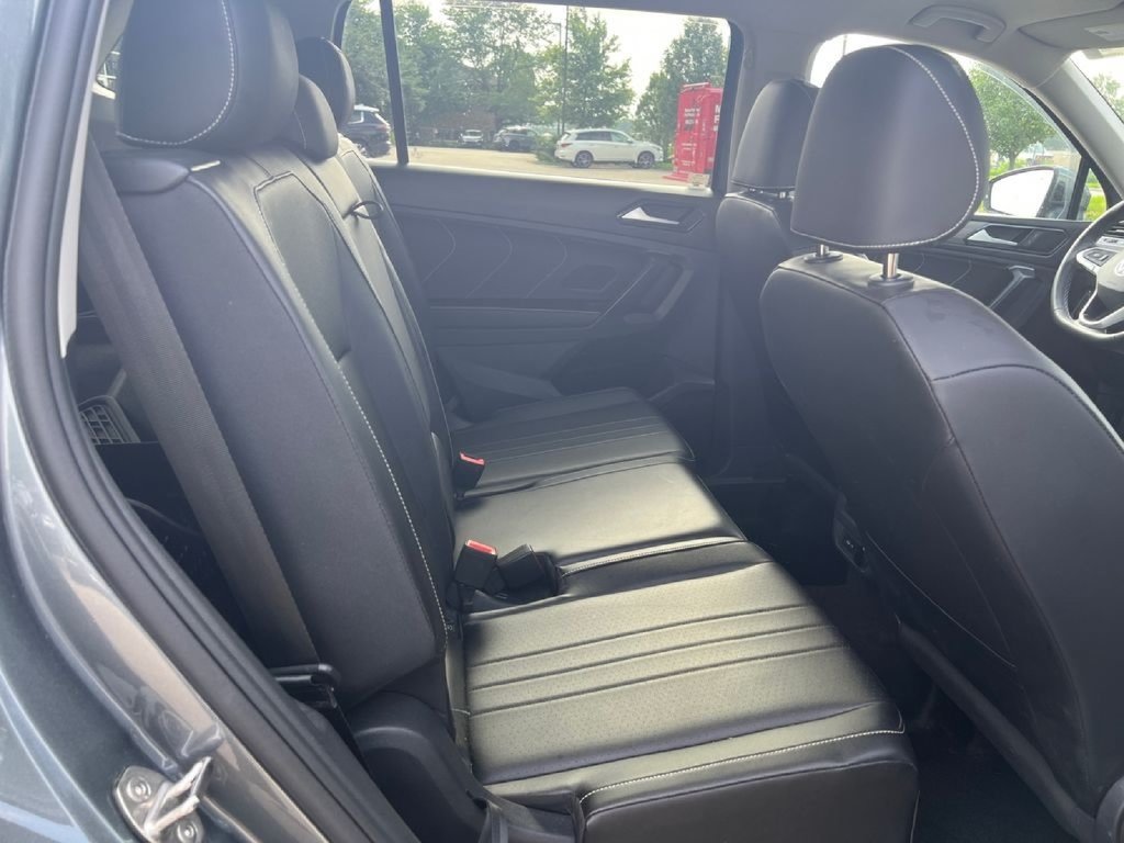 Used 2024 Volkswagen Tiguan SE FWD image 38