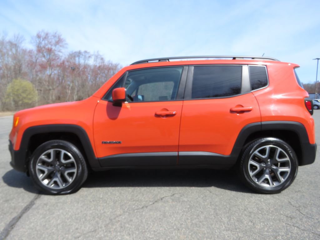 Used 2017 Jeep Renegade Latitude w/ Popular Equipment Group image 8