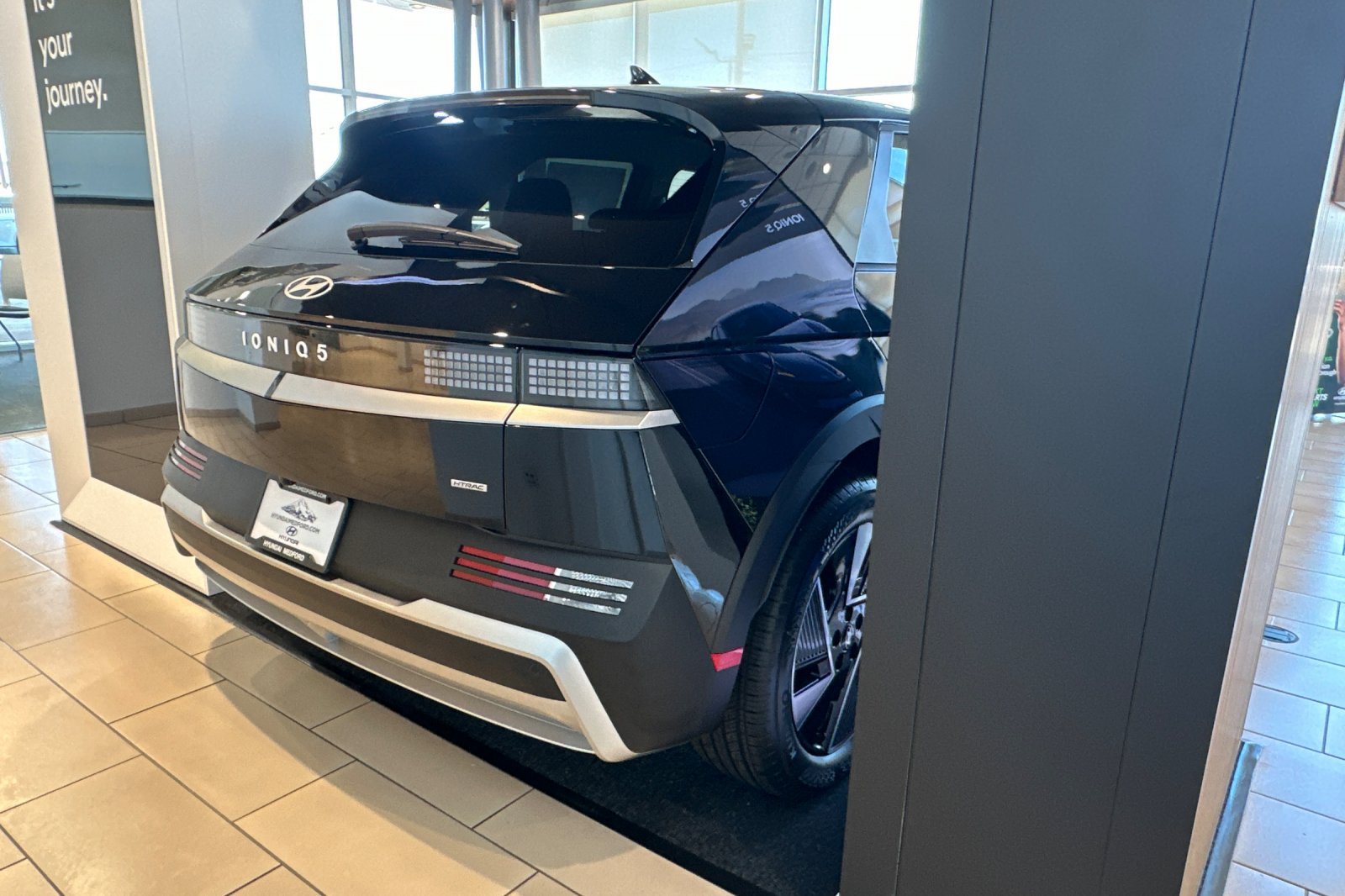 New 2026 Hyundai Ioniq 5 SE AWD/4WD image 4
