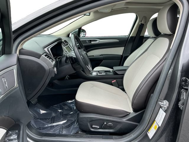 Certified 2019 Ford Fusion SE w/ Equipment Group 151A FWD image 10