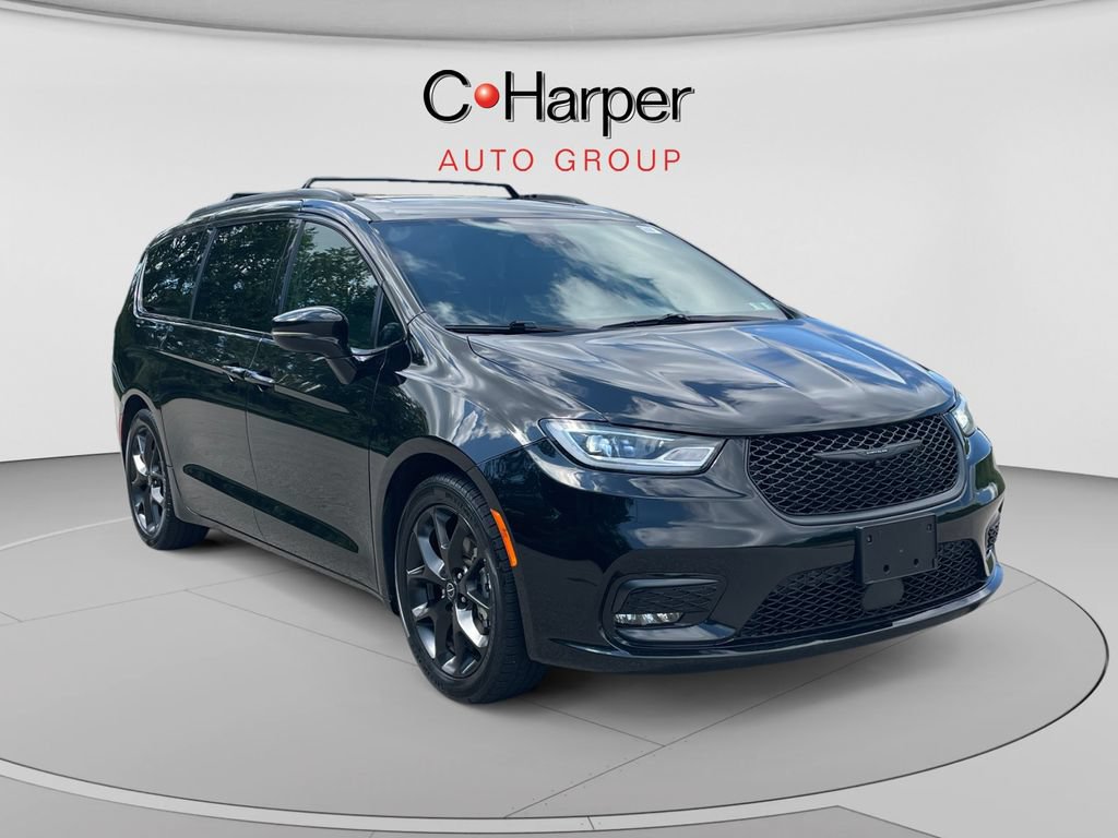 Used 2025 Chrysler Pacifica Limited