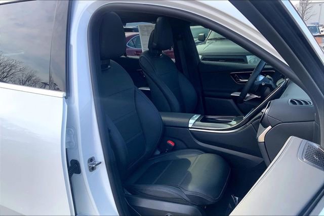 Used 2025 Mercedes-Benz GLC 300 4MATIC image 7