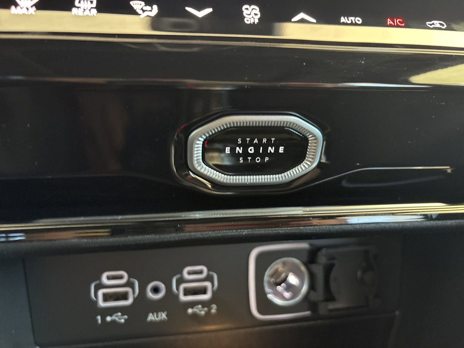 New 2026 Jeep Grand Cherokee L Limited w/ Limited Altitude Package image 29