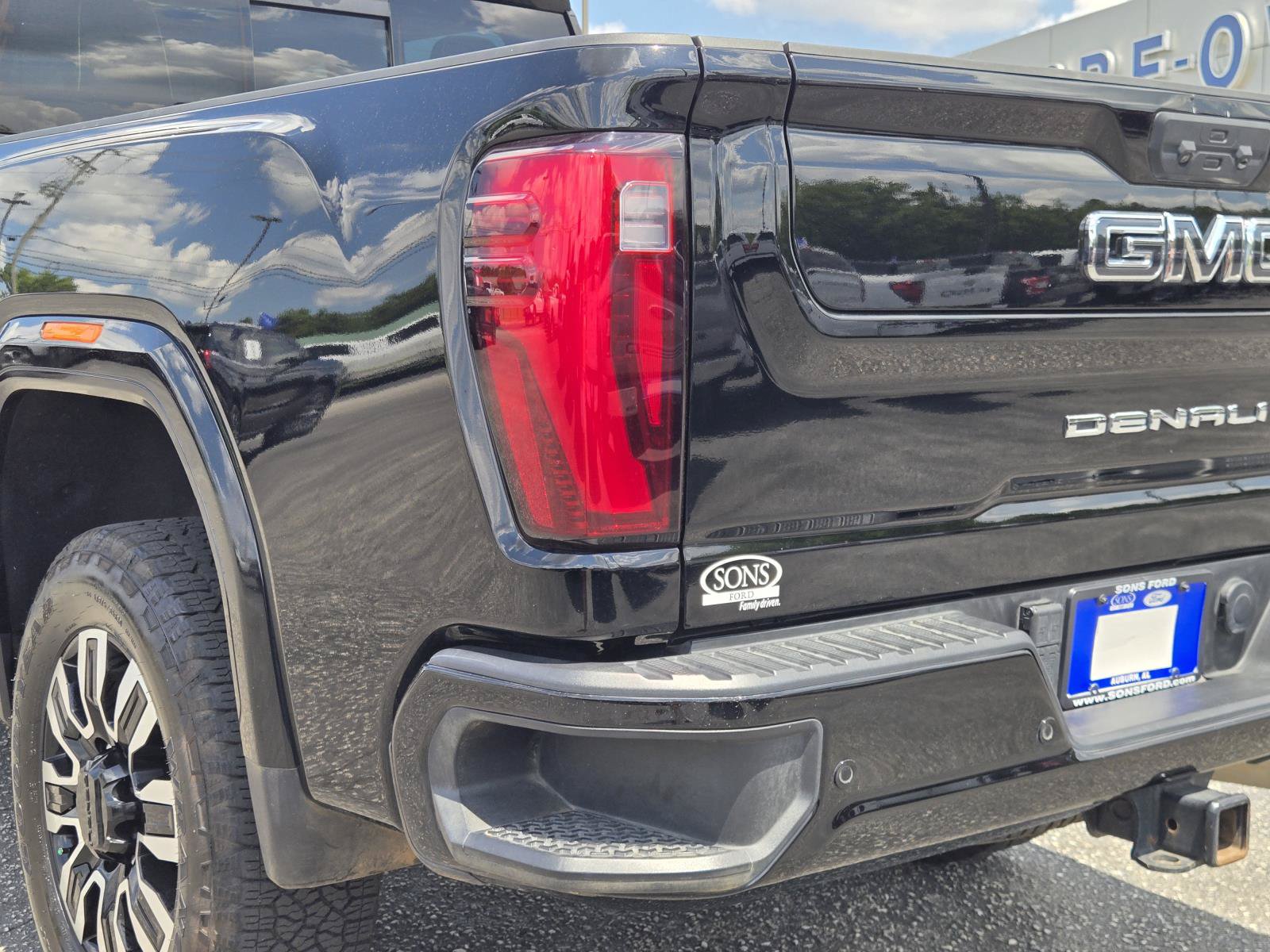 Used 2026 GMC Sierra 2500 Denali Ultimate AWD/4WD image 12
