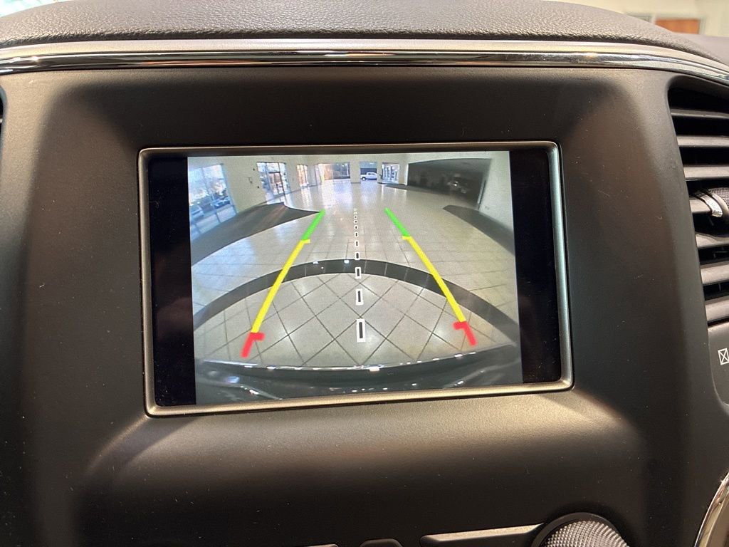 Used 2018 Jeep Grand Cherokee Limited image 27