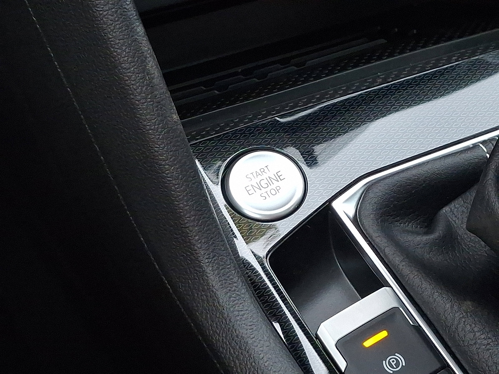 New 2026 Volkswagen Taos SEL AWD/4WD image 17