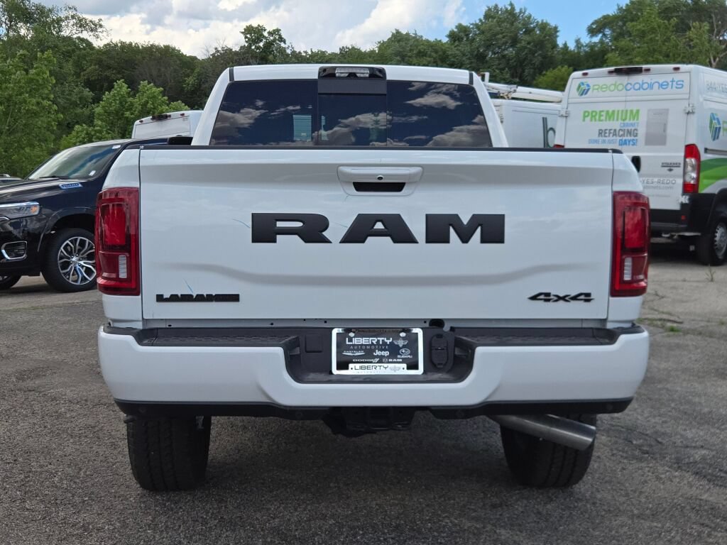 New 2026 RAM 2500 Laramie AWD/4WD image 18