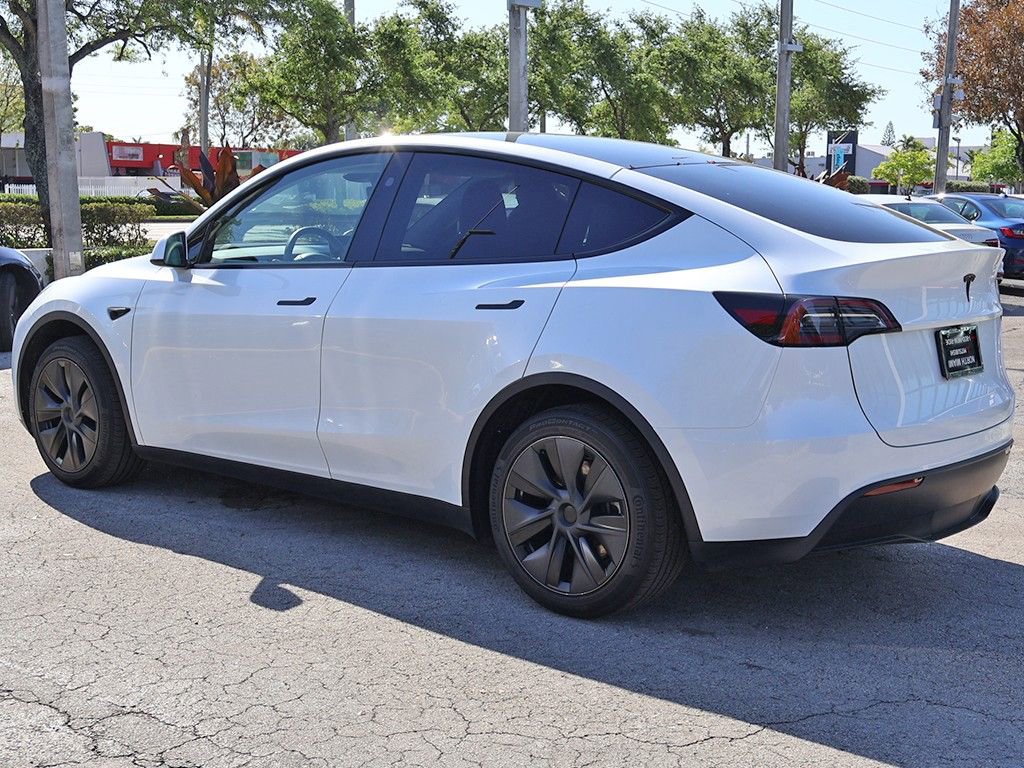 Used 2025 Tesla Model Y Long Range image 9