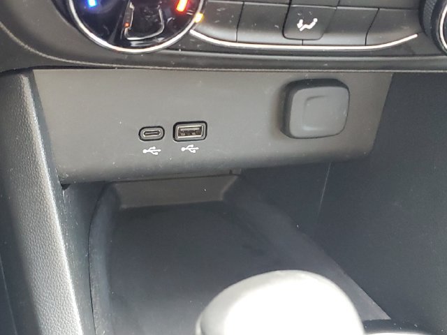 Certified 2024 Buick Encore GX Preferred FWD image 29
