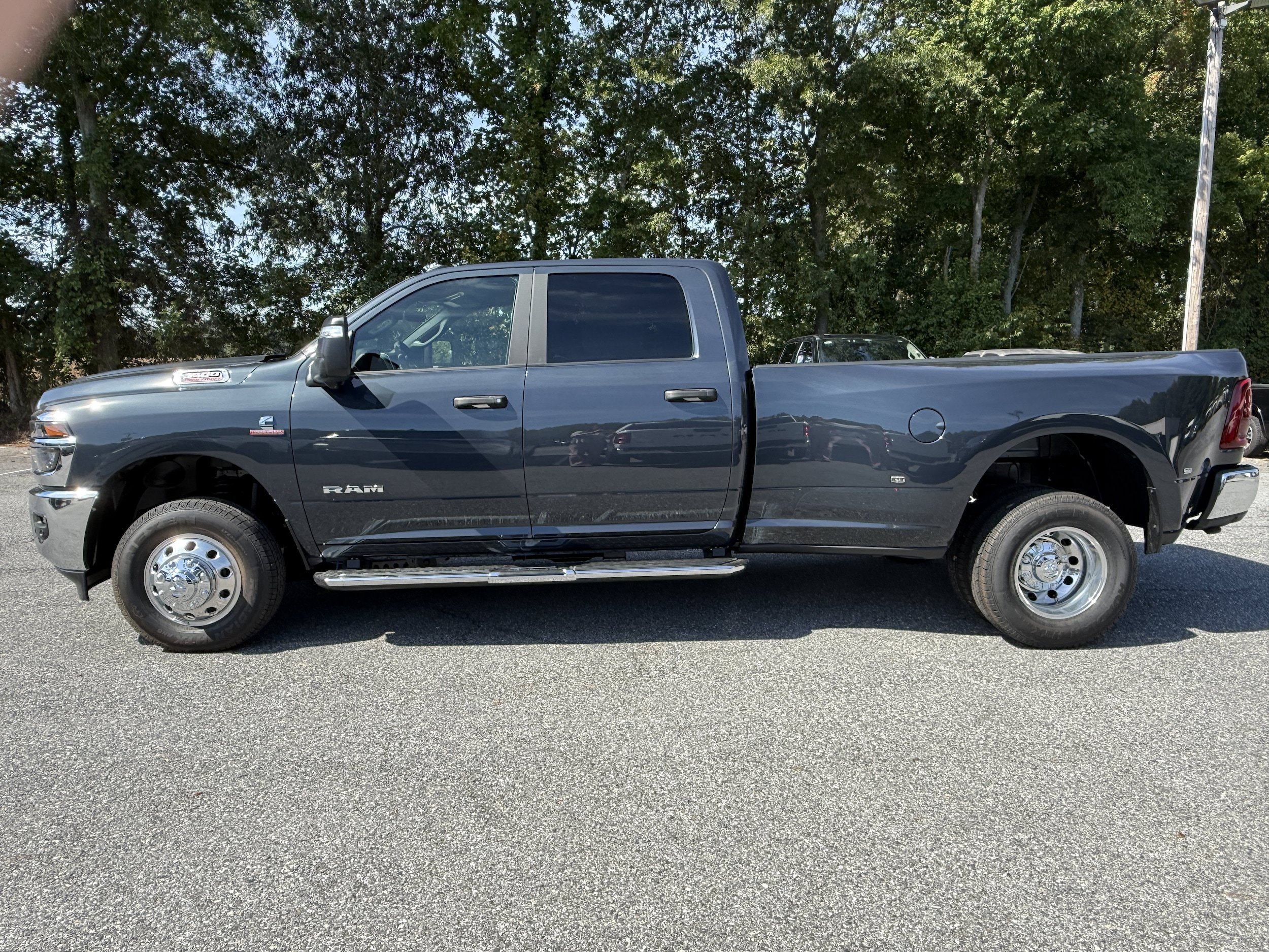 New 2026 RAM 3500 Big Horn AWD/4WD image 4