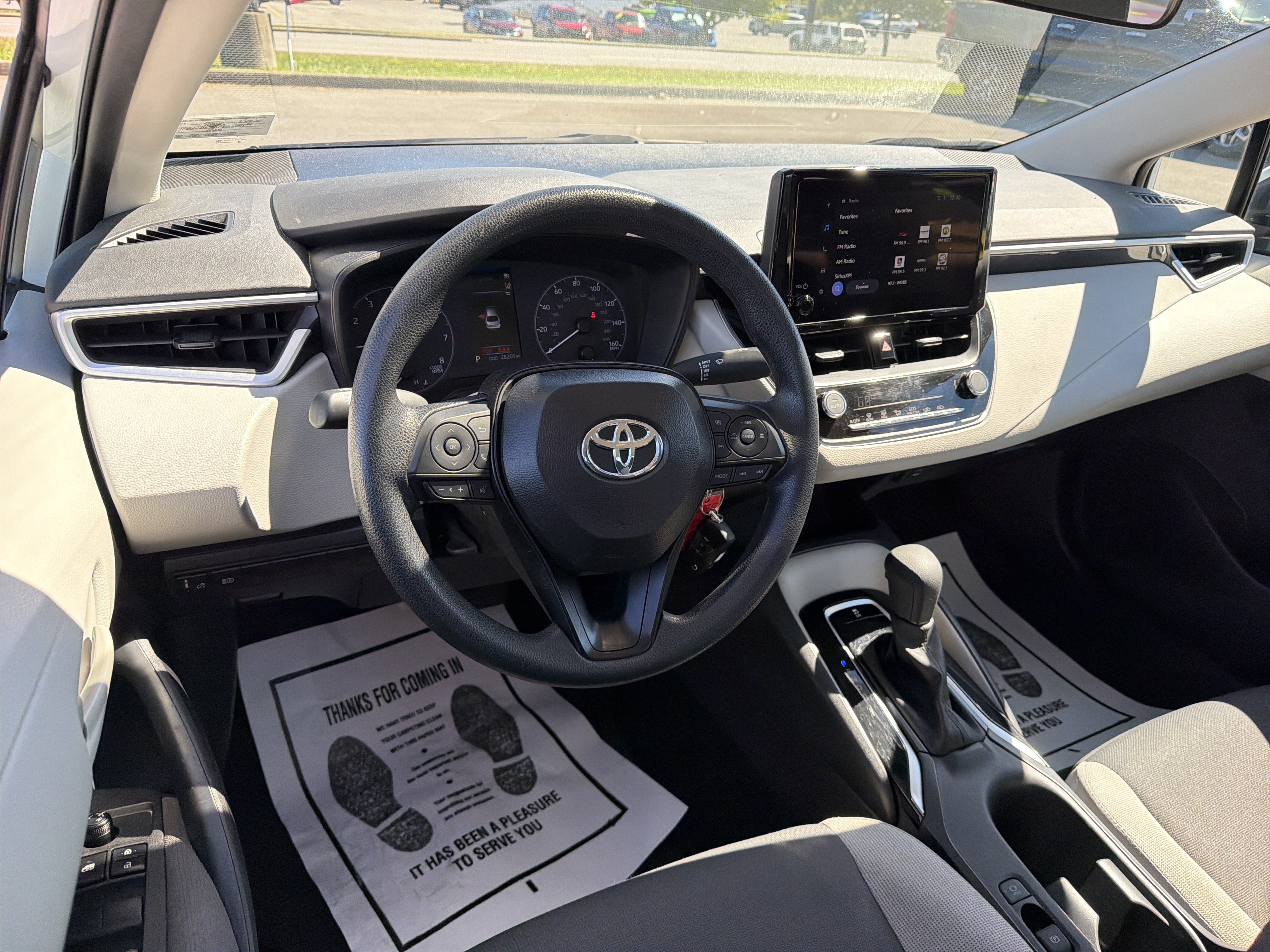 Used 2025 Toyota Corolla LE FWD image 14