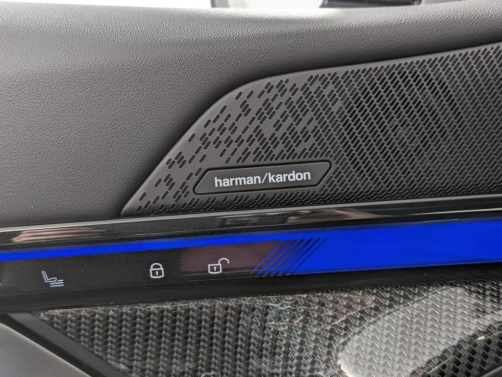 New 2026 BMW i5 eDrive40 image 10