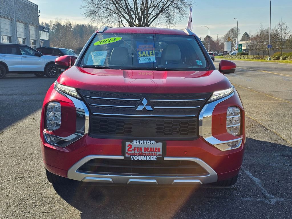 Used 2024 Mitsubishi Outlander SEL image 2