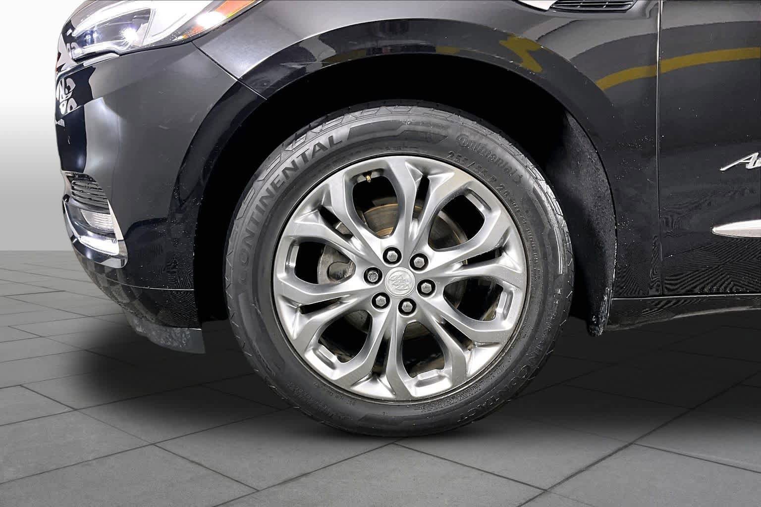 Used 2020 Buick Enclave Avenir w/ Avenir Technology Package AWD/4WD image 11
