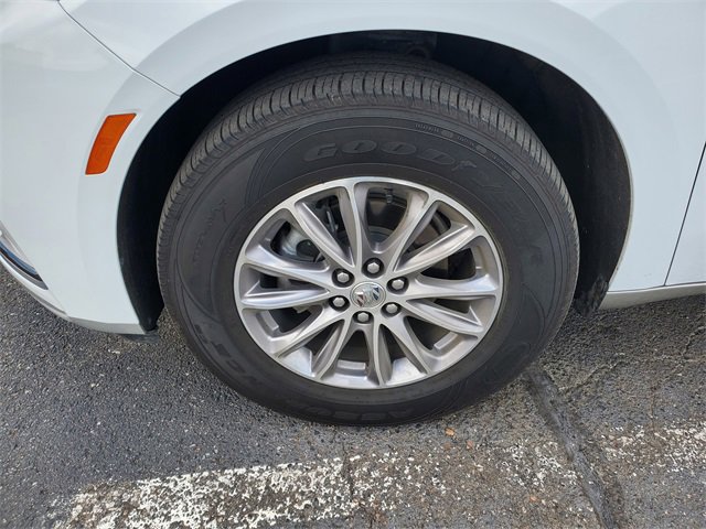 Certified 2024 Buick Enclave Essence image 7