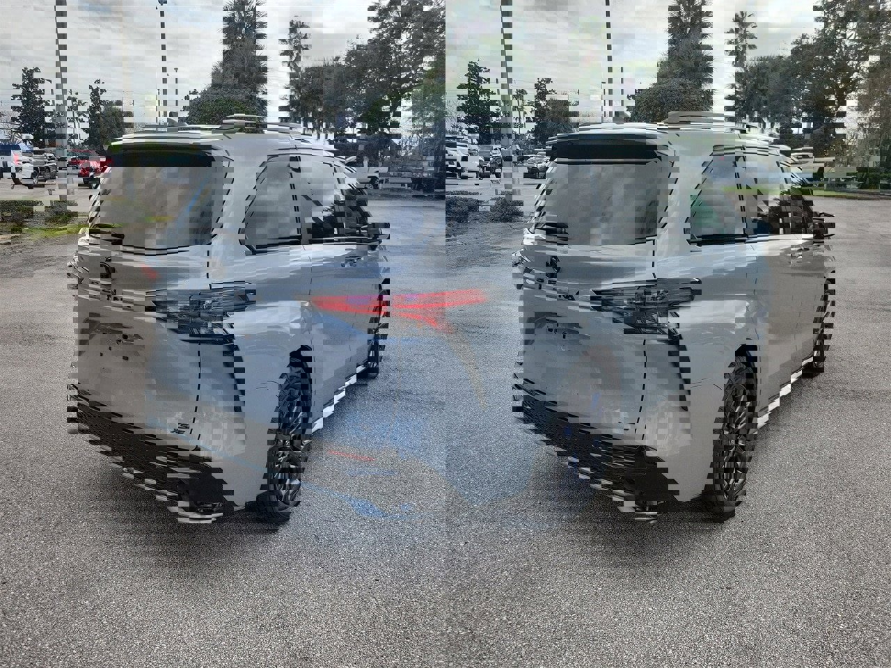 New 2026 Toyota Sienna XSE image 3