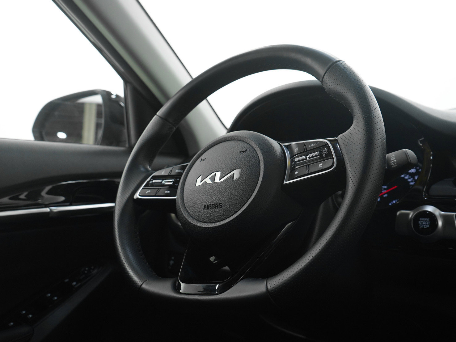 Used 2023 Kia Seltos SX w/ SX Sunroof Package image 16