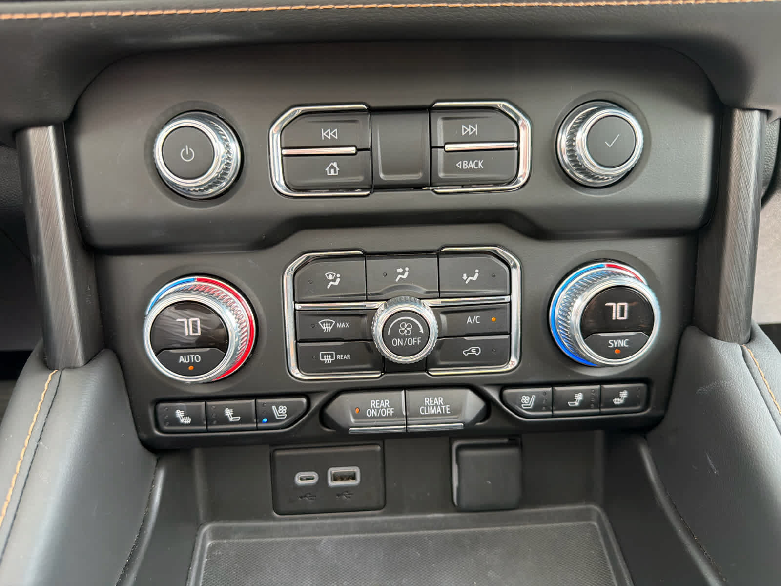 Used 2024 GMC Yukon XL AT4 w/ Max Trailering Package AWD/4WD image 21