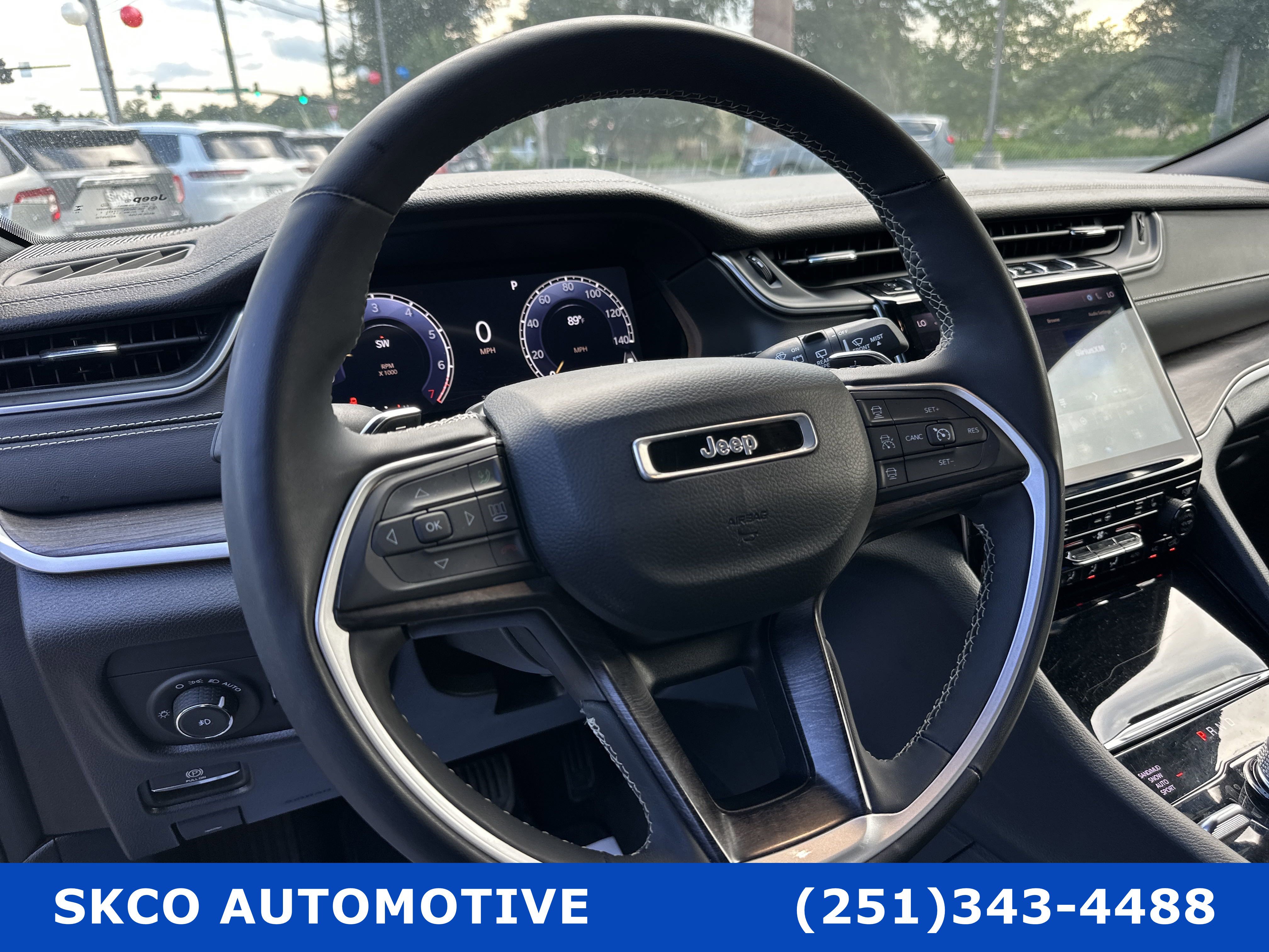 Used 2024 Jeep Grand Cherokee Limited image 19