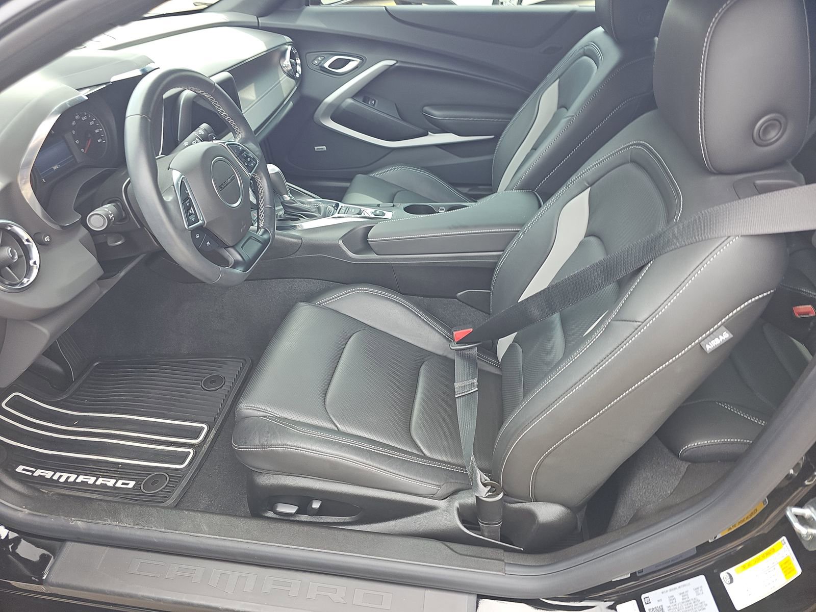 Used 2022 Chevrolet Camaro LT w/ RS Package image 14