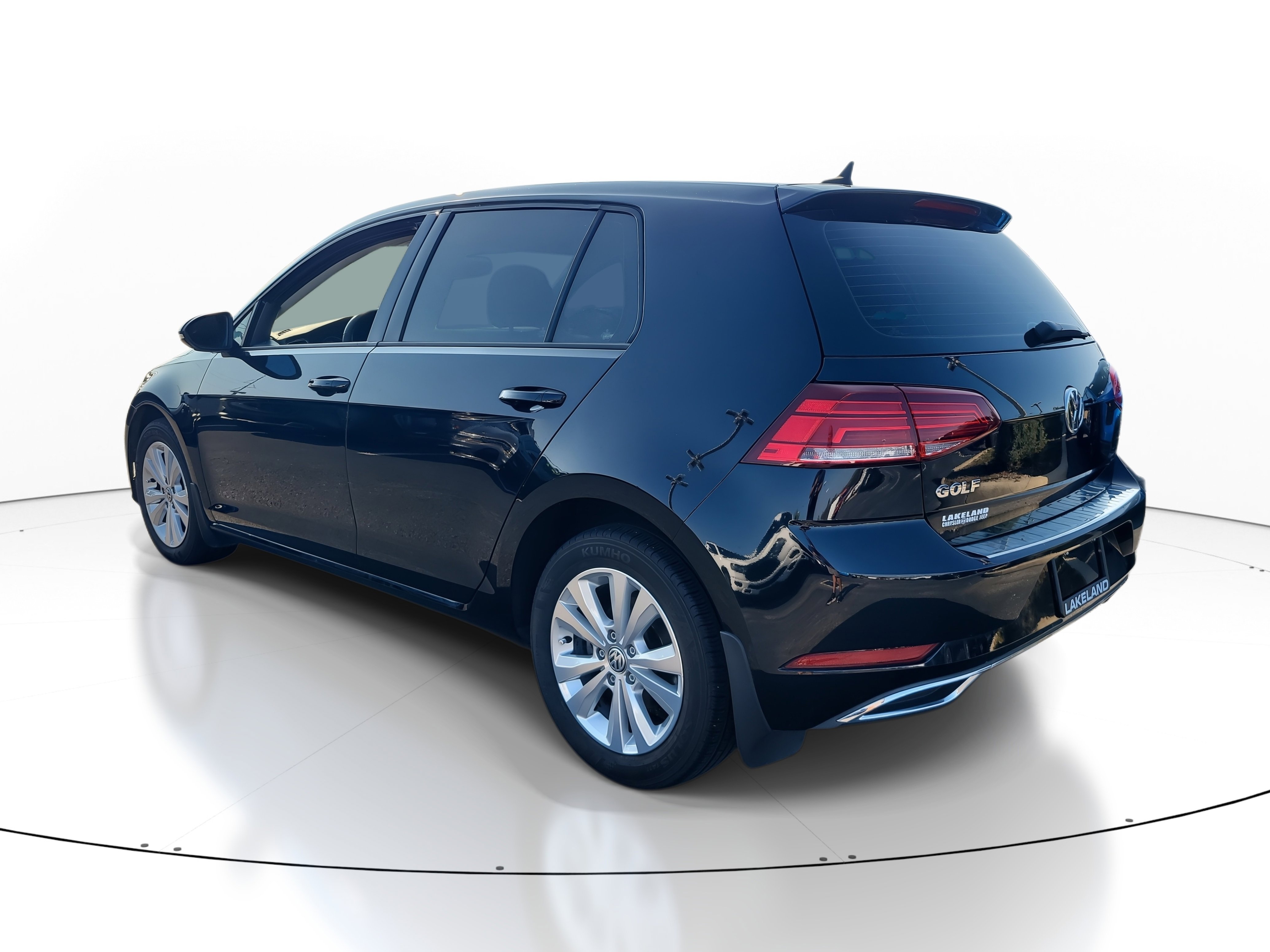 Used 2021 Volkswagen Golf 4-Door image 6
