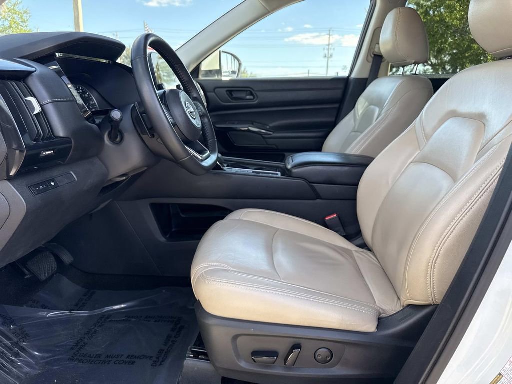 Certified 2024 Nissan Pathfinder SV FWD image 21