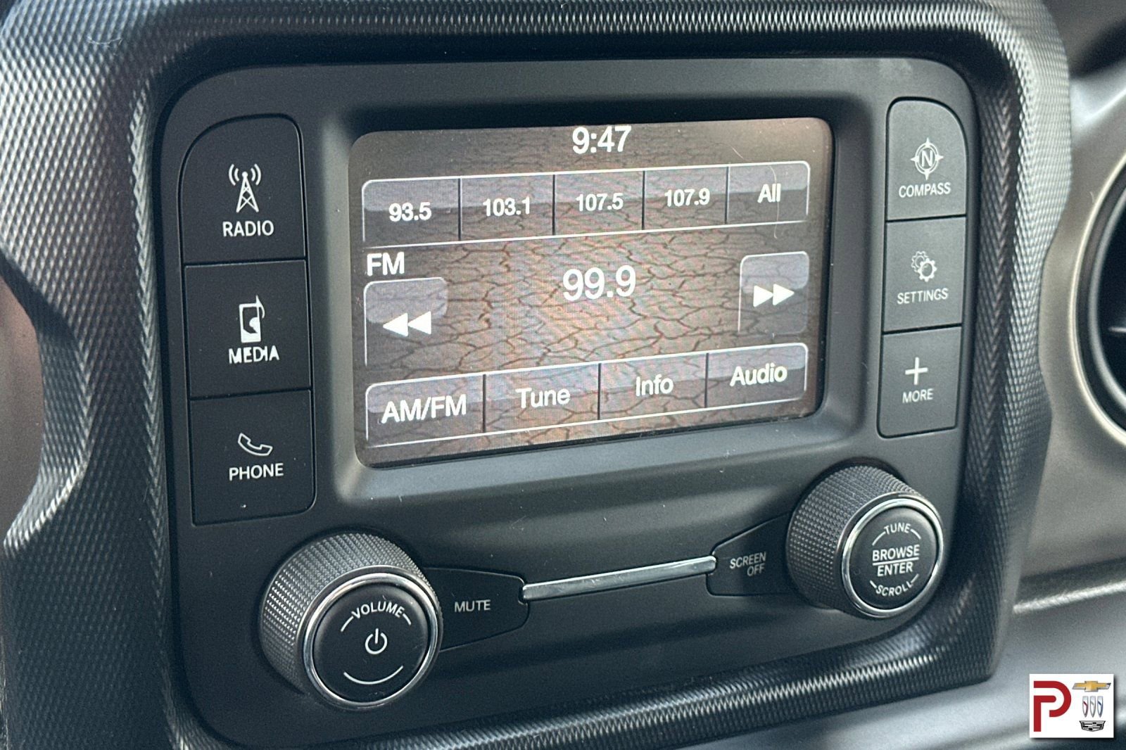 Used 2019 Jeep Wrangler Sport S image 23