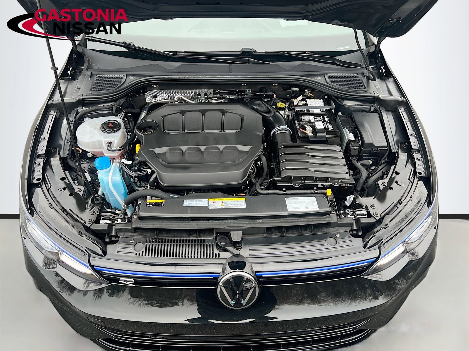 Used 2024 Volkswagen Golf R image 37