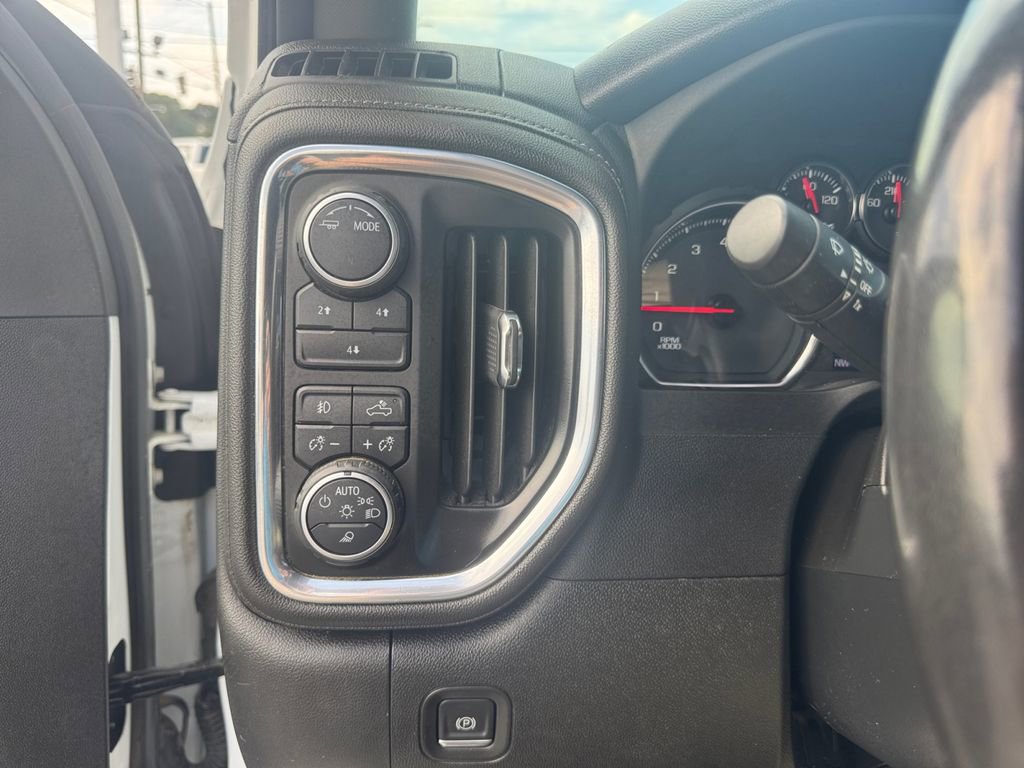 Used 2022 Chevrolet Silverado 2500 LT w/ Convenience Package image 19