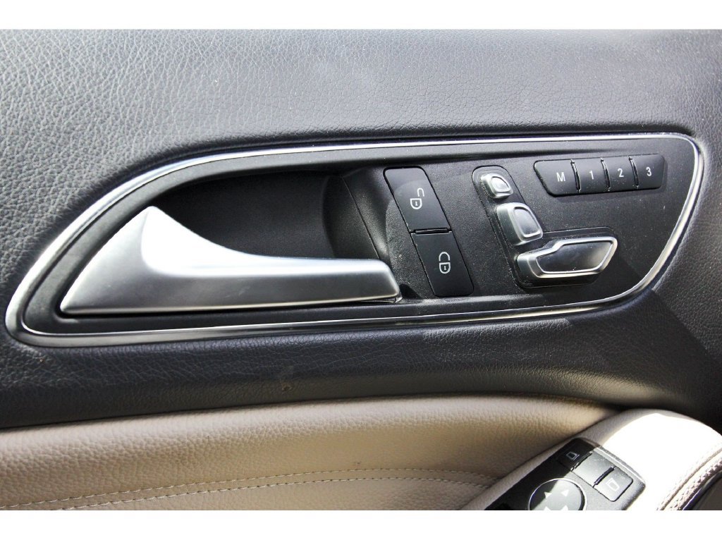 Used 2018 Mercedes-Benz GLA 250 w/ Premium Package image 22