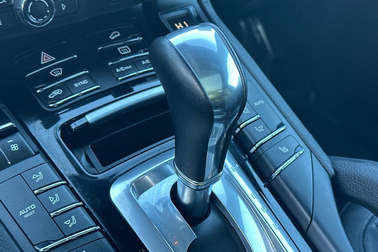 Used 2014 Porsche Cayenne Platinum Edition image 14