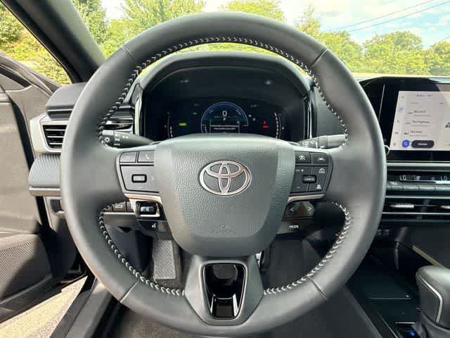 Used 2026 Toyota Camry SE FWD image 7