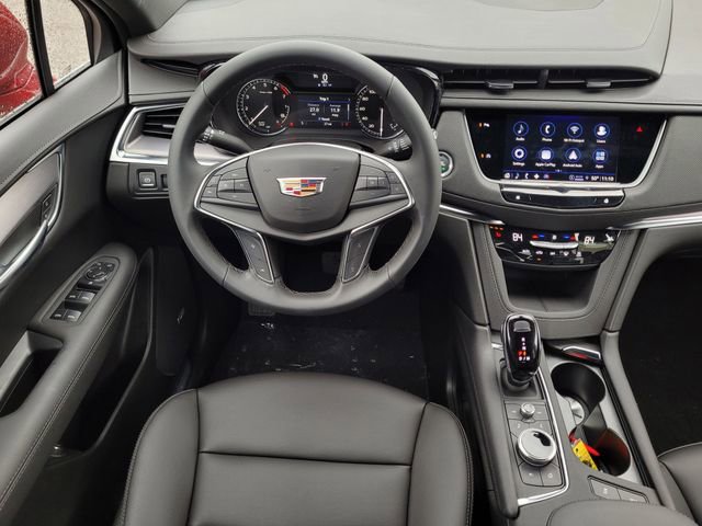 New 2026 Cadillac XT5 Luxury w/ LPO, ONYX Package image 11