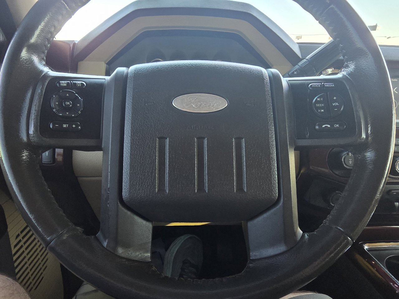 Used 2011 Ford F250 Lariat w/ Lariat Interior Pkg image 23