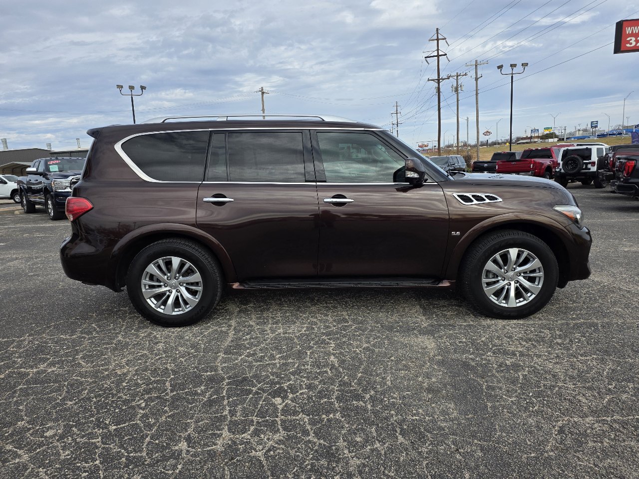 Used 2017 INFINITI QX80 4WD w/ Driver Assistance Package image 8