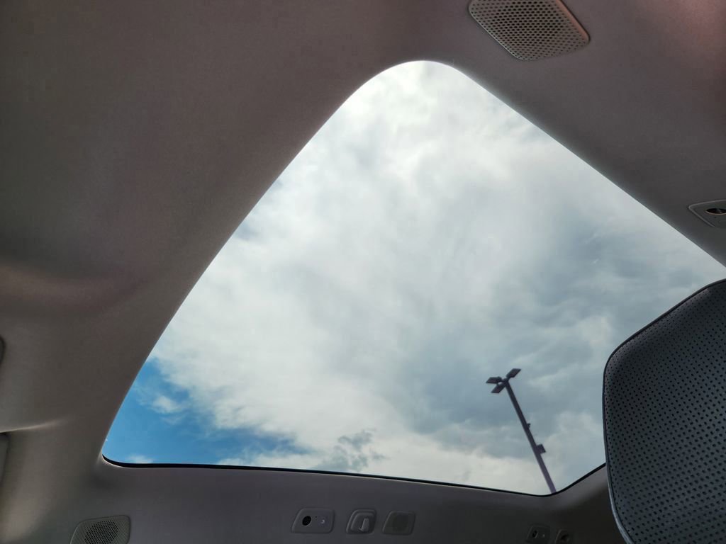 New 2025 Volvo EX90 Ultra image 17