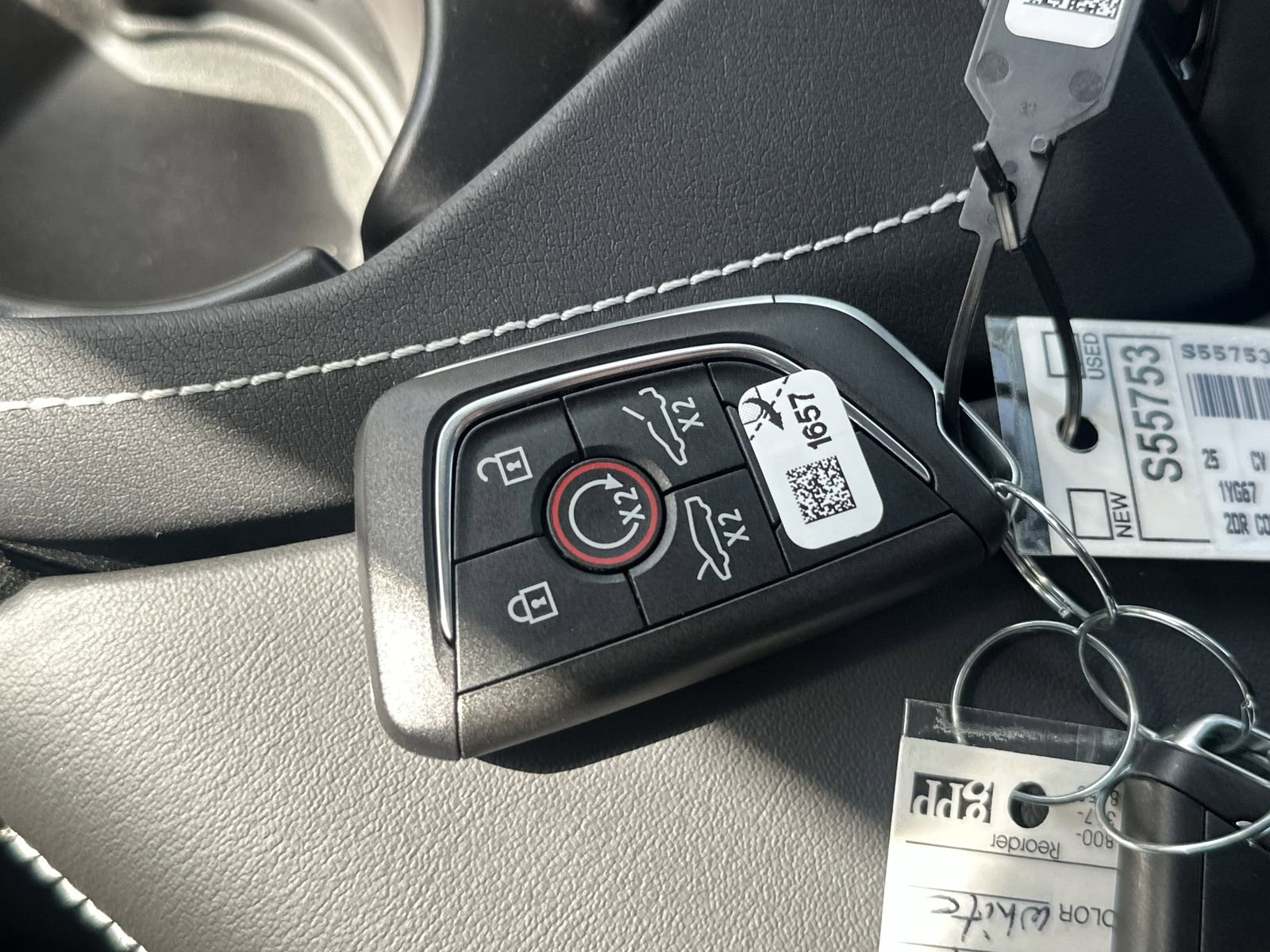 Used 2025 Chevrolet Corvette E-Ray w/ Stealth Interior Trim Package AWD/4WD image 34