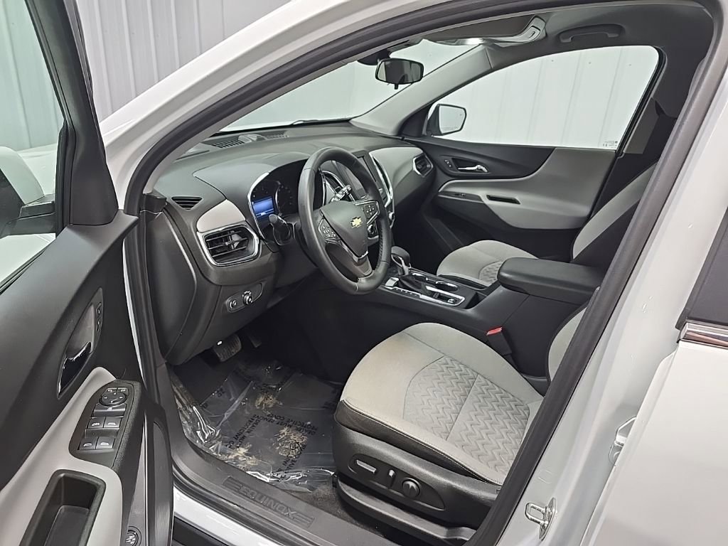 Used 2023 Chevrolet Equinox LT w/ Driver Convenience Package image 28