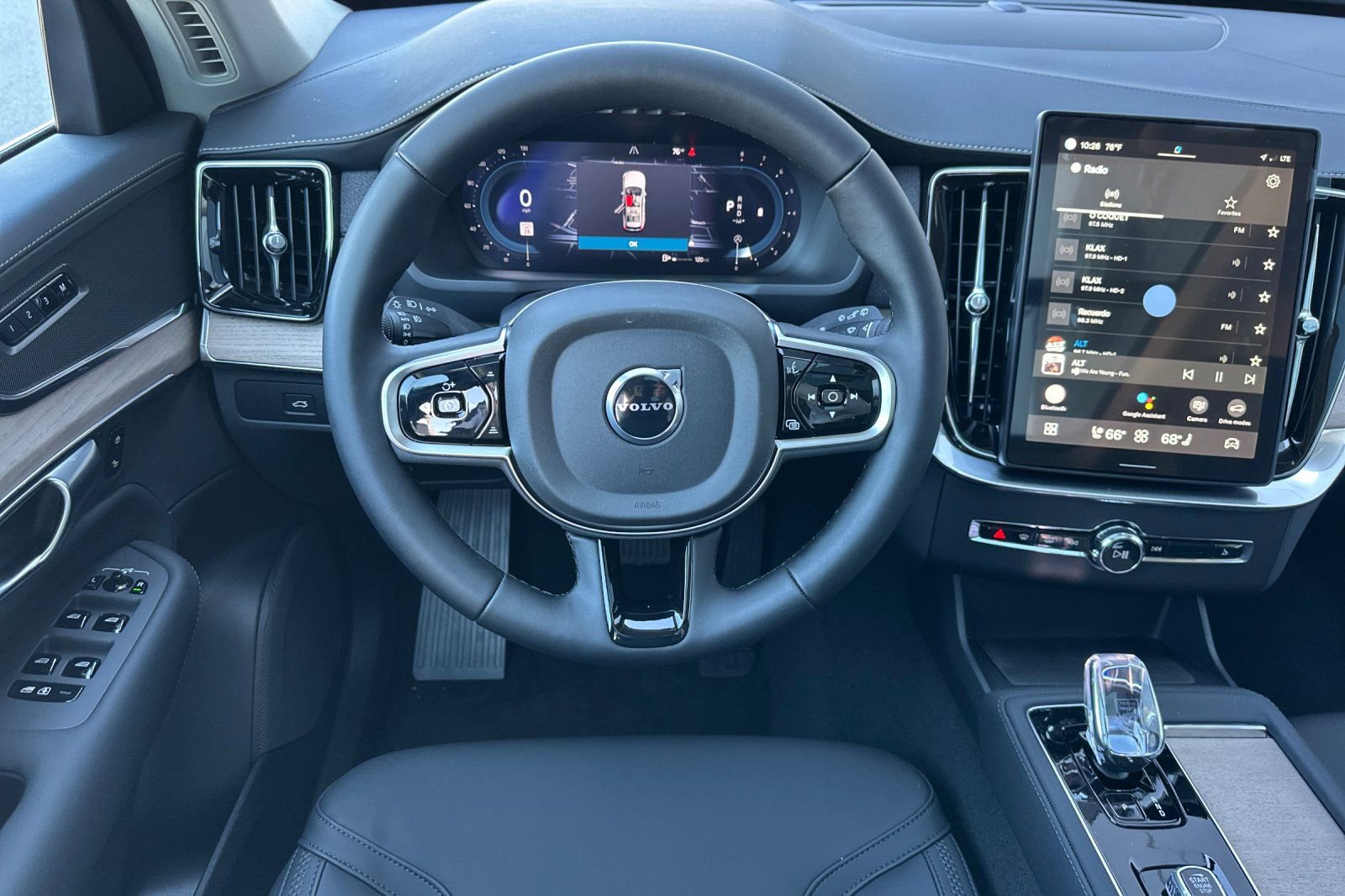 New 2025 Volvo XC90 B6 Core w/ Protection Package Premier AWD/4WD image 15