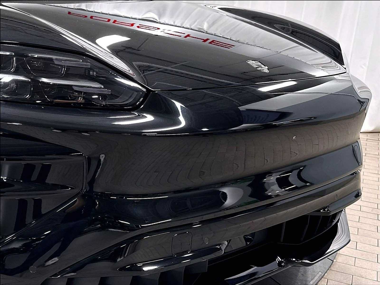 New 2026 Porsche Cayenne Turbo AWD/4WD image 32