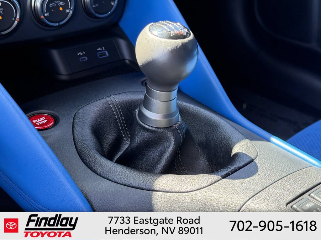 Used 2024 Nissan Z Performance w/ Floor Mat Package RWD image 9