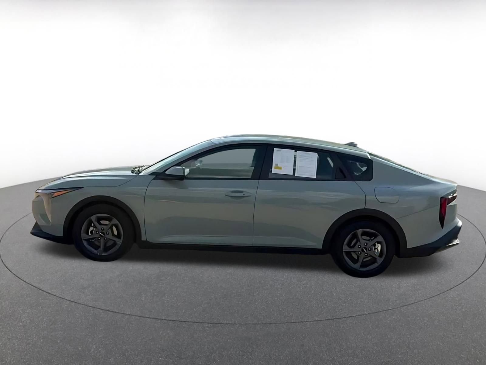 Used 2025 Kia K4 LXS image 9