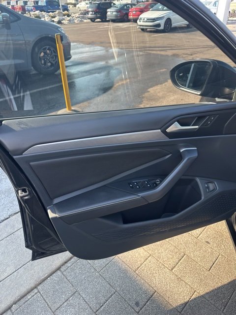 Certified 2024 Volkswagen Jetta SE w/ Panoramic Sunroof Package image 21