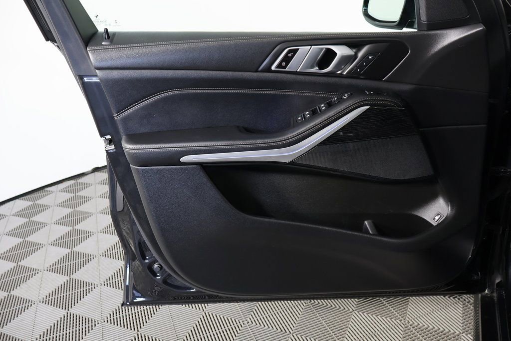 Used 2024 BMW X5 xDrive50e w/ M Sport Package image 12