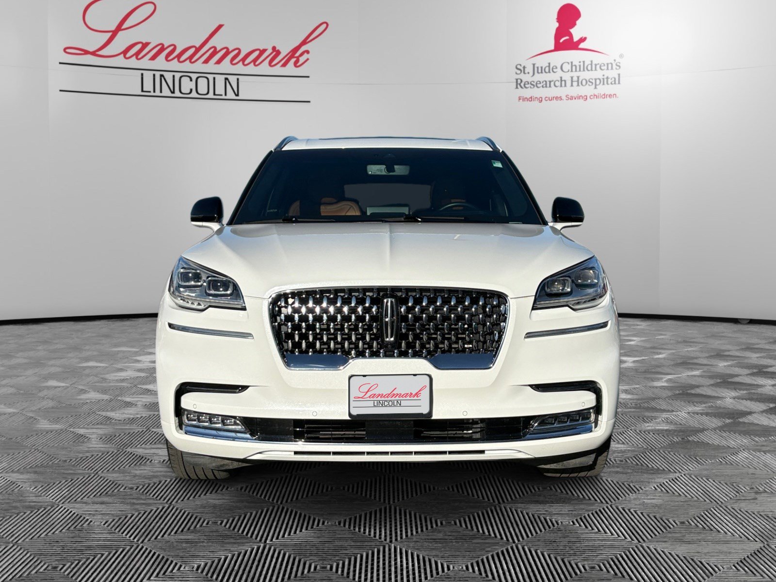 Certified 2023 Lincoln Aviator Black Label w/ Dynamic Handling Package image 8